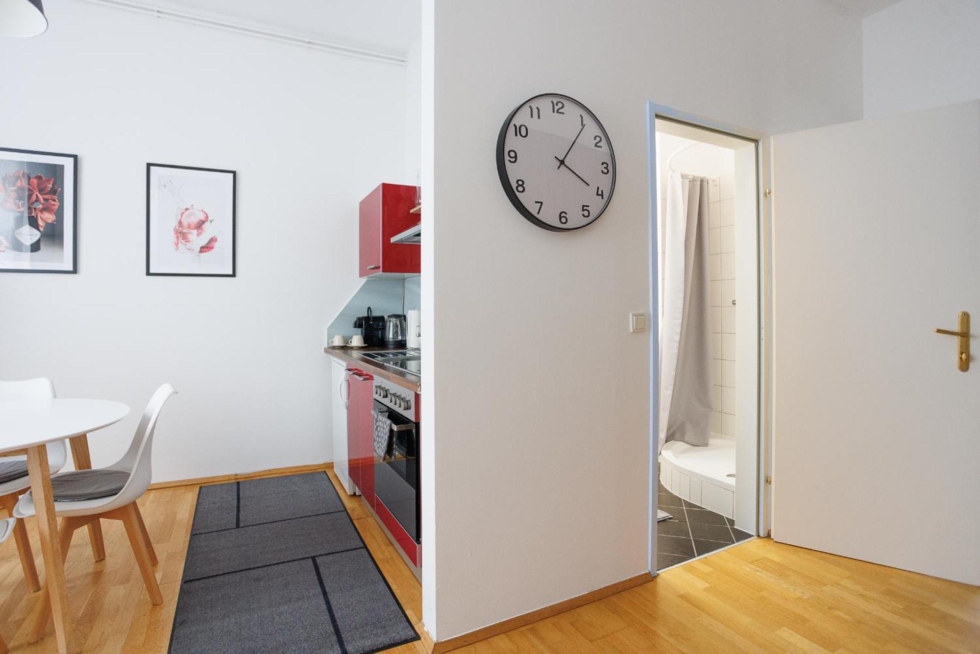 #29 Heaven Messe/Prater Appartement Wenen Buitenkant foto